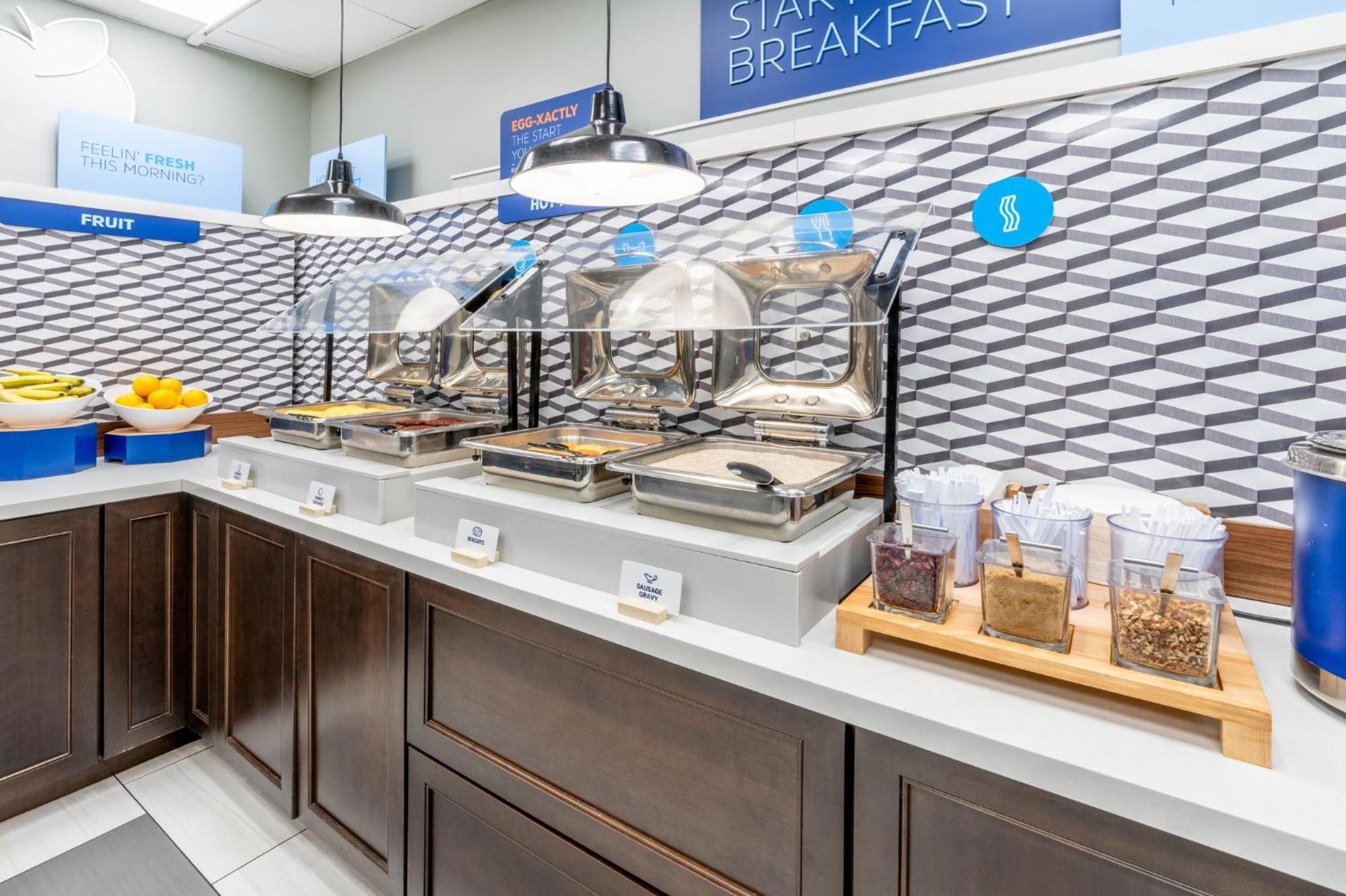 Holiday Inn Express & Suites - Colorado Springs Afa Northgate By Ihg Экстерьер фото