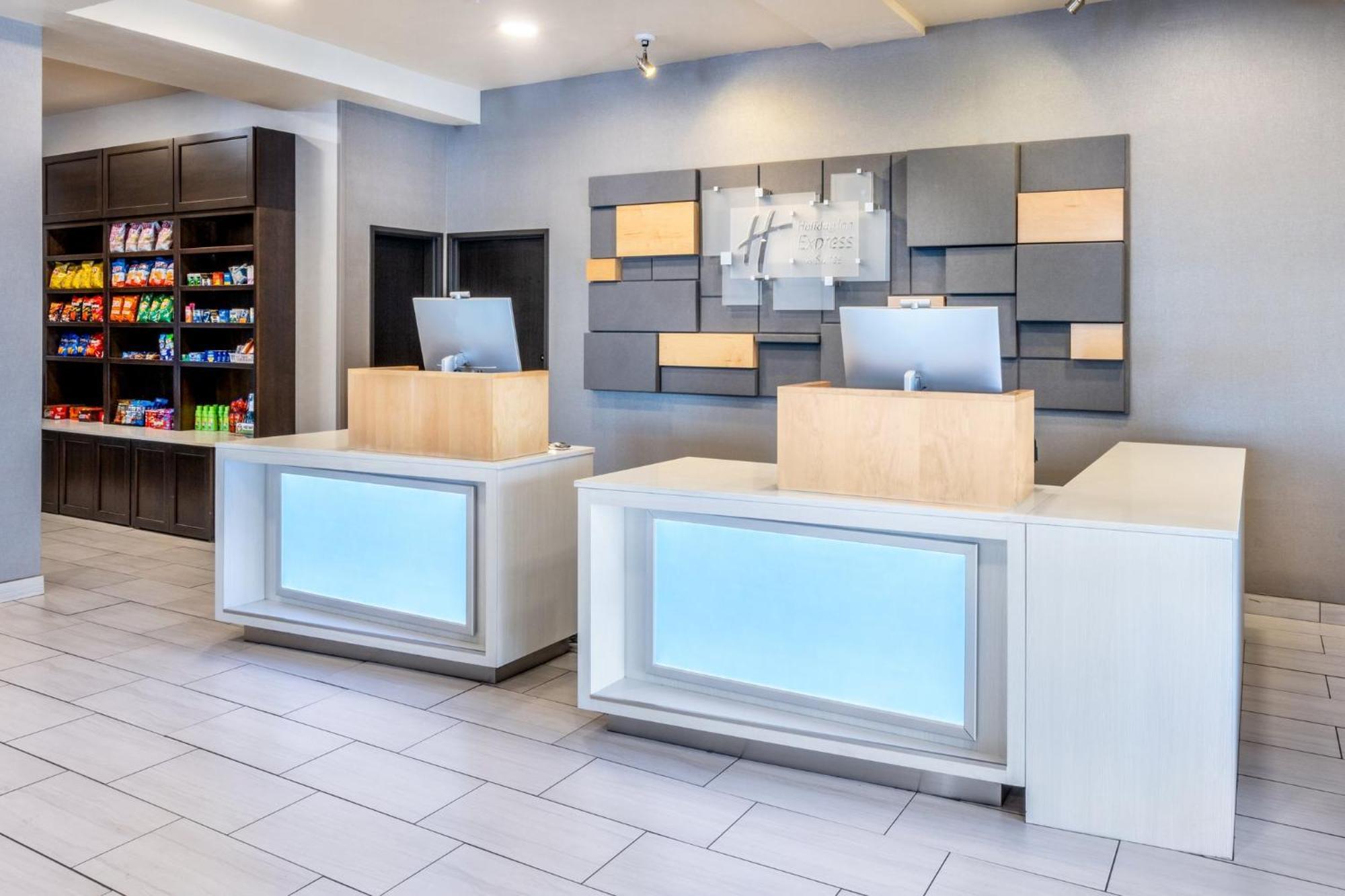 Holiday Inn Express & Suites - Colorado Springs Afa Northgate By Ihg Экстерьер фото