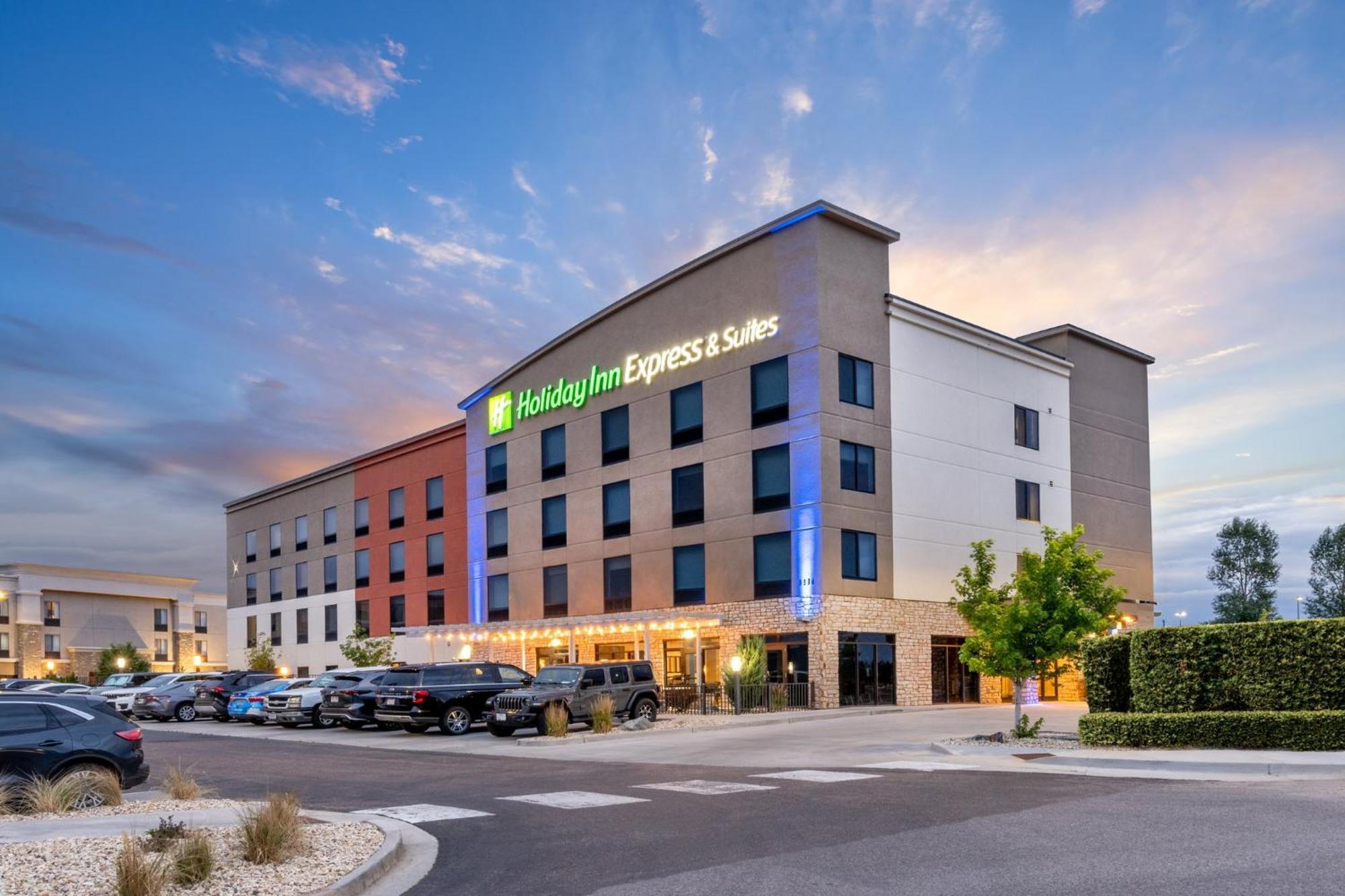 Holiday Inn Express & Suites - Colorado Springs Afa Northgate By Ihg Экстерьер фото