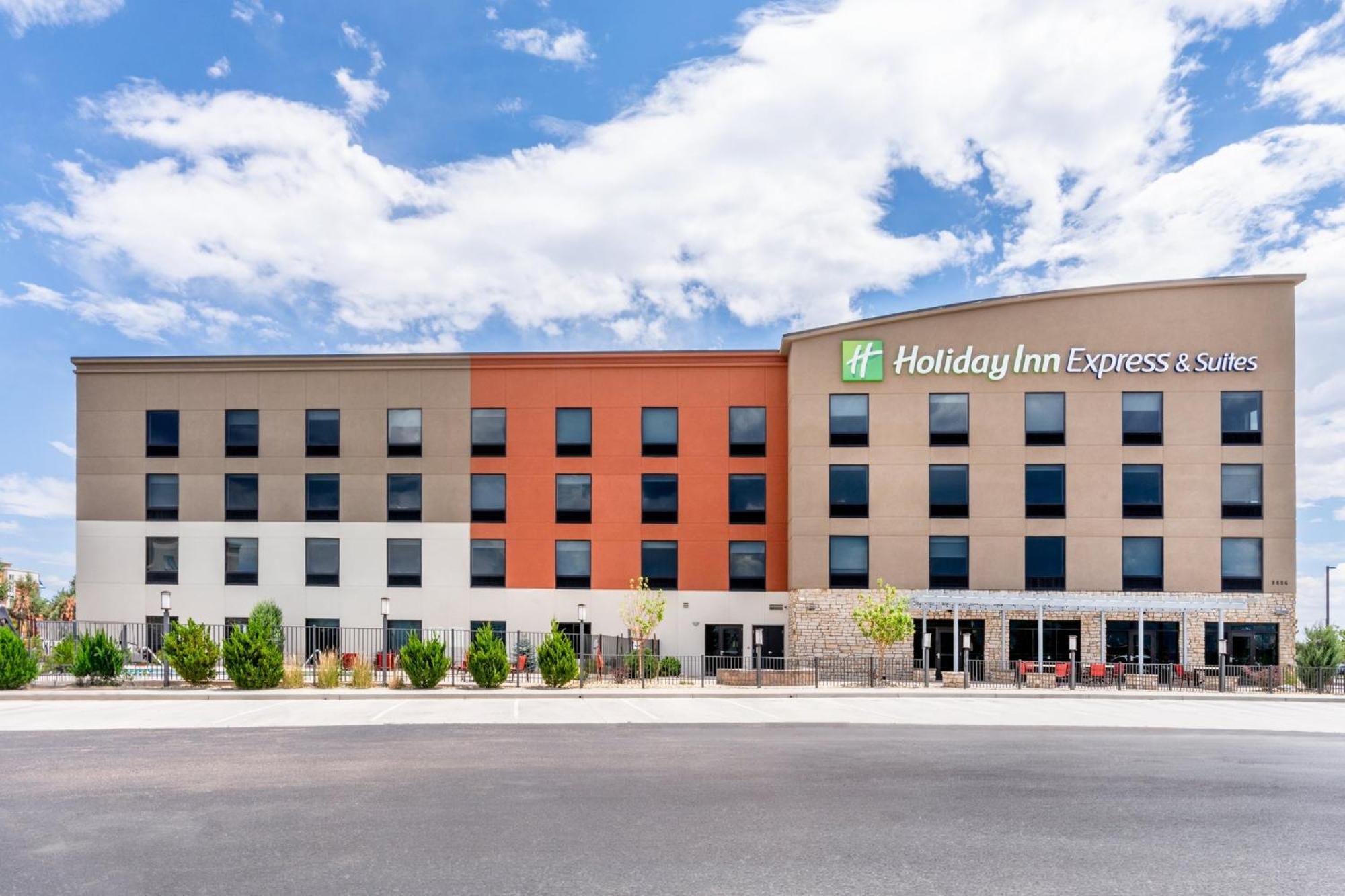 Holiday Inn Express & Suites - Colorado Springs Afa Northgate By Ihg Экстерьер фото
