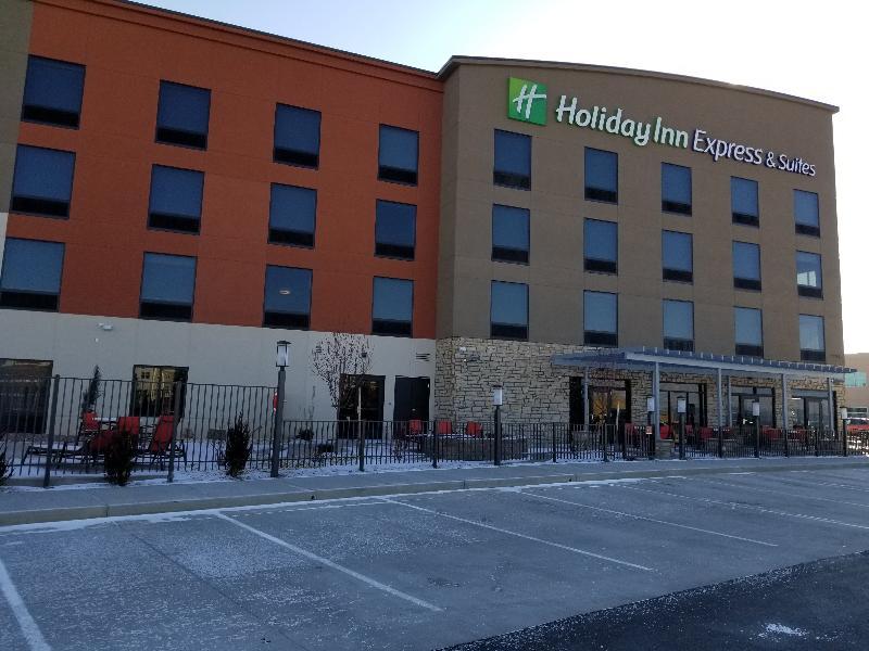 Holiday Inn Express & Suites - Colorado Springs Afa Northgate By Ihg Экстерьер фото